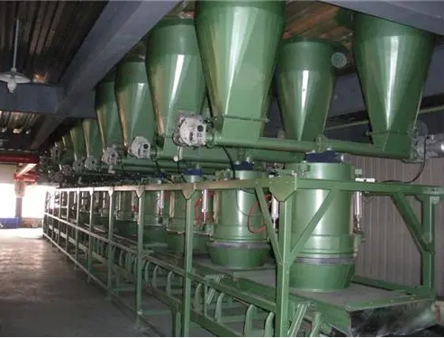 飼料塔自動稱重配料系統(tǒng)